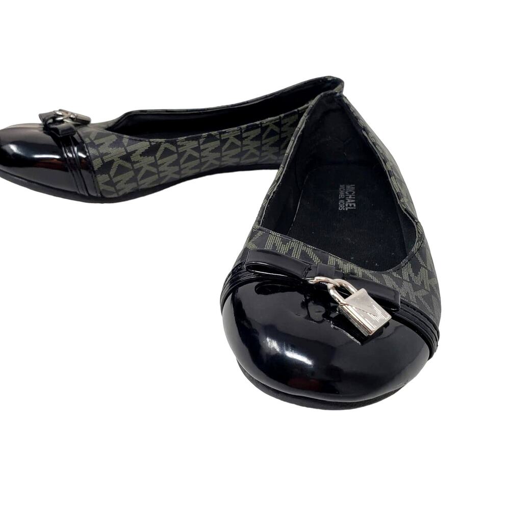 Michael Kors MK Print Patent Leather Lock Toe Flats Cute Casual Black - 2